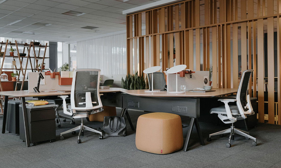 Proveedor de mobiliario corporativo para oficinas modernas en Lima